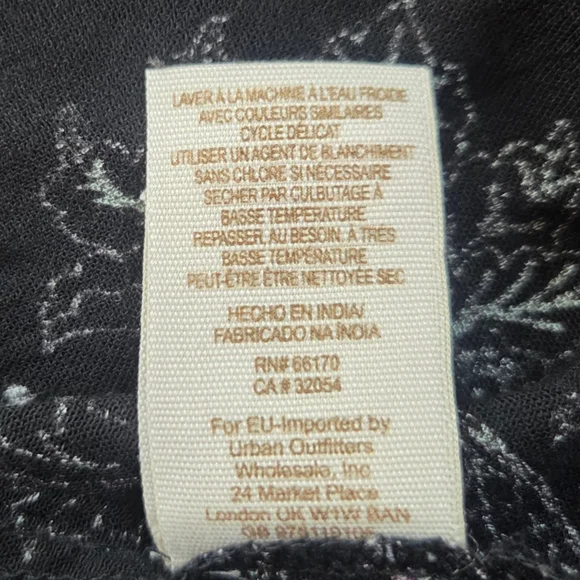 Free People Metallic Blooms Peacock Blouse Button Down Womens Medium Black - Picture 14 of 16